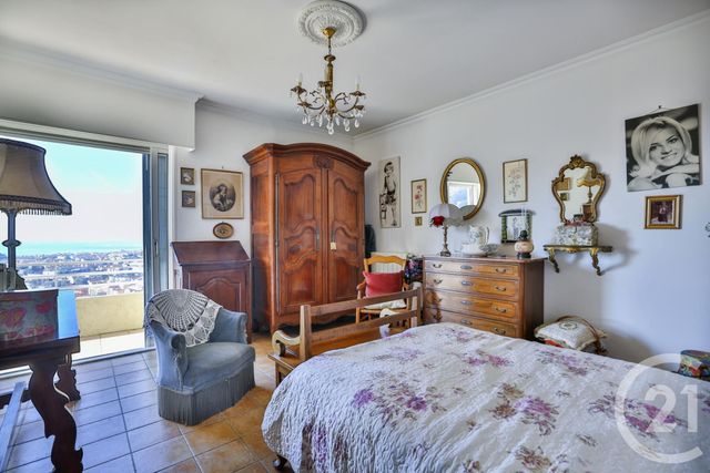 Afficher la photo en grand maison à vendre - 6 pièces - 160.0 m2 - NICE - 06 - PROVENCE-ALPES-COTE-D-AZUR - Century 21 Lafage Transactions