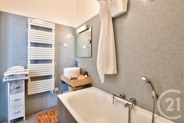 Afficher la photo en grand appartement à vendre - 2 pièces - 33.2 m2 - BEAULIEU SUR MER - 06 - PROVENCE-ALPES-COTE-D-AZUR - Century 21 Lafage Transactions