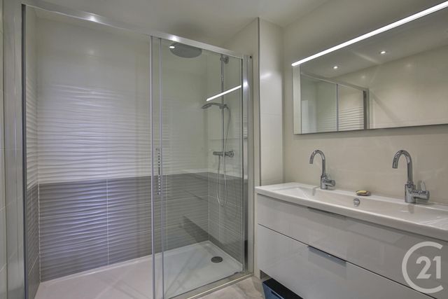 Afficher la photo en grand Appartement F4 à vendre - 4 pièces - 121.66 m2 - BEAULIEU SUR MER - 06 - PROVENCE-ALPES-COTE-D-AZUR - Century 21 Lafage Transactions