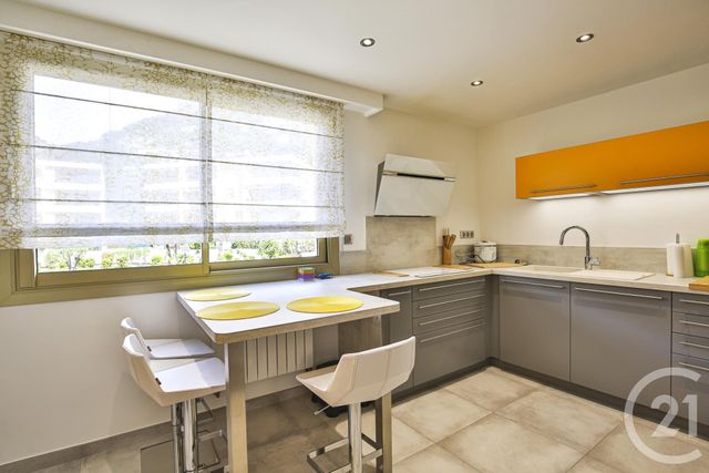 Afficher la photo en grand Appartement F4 à vendre - 4 pièces - 121.66 m2 - BEAULIEU SUR MER - 06 - PROVENCE-ALPES-COTE-D-AZUR - Century 21 Lafage Transactions