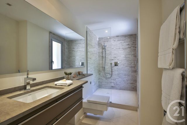 Afficher la photo en grand Appartement F6 à vendre - 6 pièces - 217.0 m2 - ST JEAN CAP FERRAT - 06 - PROVENCE-ALPES-COTE-D-AZUR - Century 21 Lafage Transactions