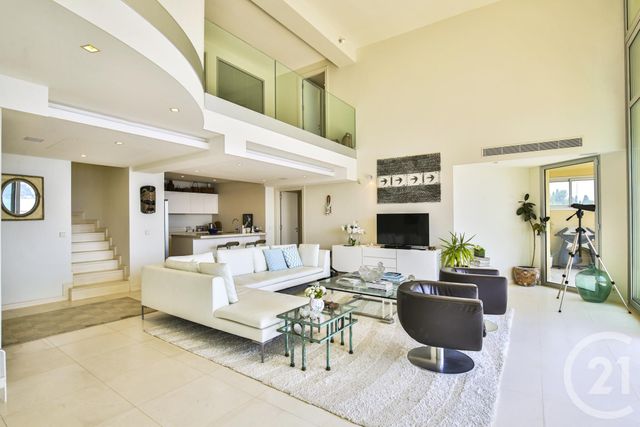 Afficher la photo en grand Appartement F6 à vendre - 6 pièces - 217.0 m2 - ST JEAN CAP FERRAT - 06 - PROVENCE-ALPES-COTE-D-AZUR - Century 21 Lafage Transactions
