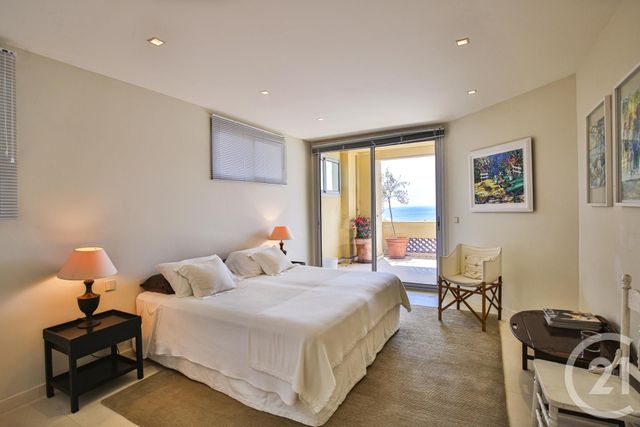 Afficher la photo en grand Appartement F6 à vendre - 6 pièces - 217.0 m2 - ST JEAN CAP FERRAT - 06 - PROVENCE-ALPES-COTE-D-AZUR - Century 21 Lafage Transactions