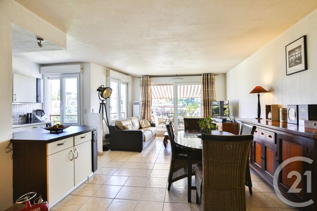 Afficher la photo en grand Appartement F4 à vendre - 4 pièces - 90.0 m2 - NICE - 06 - PROVENCE-ALPES-COTE-D-AZUR - Century 21 Lafage Transactions
