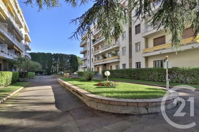 Appartement F4 à vendre - 4 pièces - 77.05 m2 - NICE - 06 - PROVENCE-ALPES-COTE-D-AZUR - Century 21 Lafage Transactions