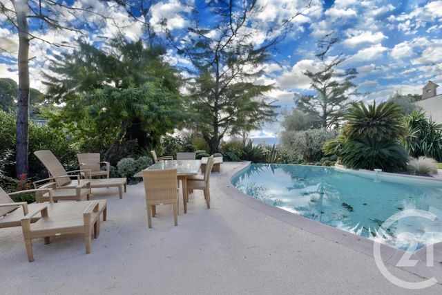 Afficher la photo en grand maison à vendre - 7 pièces - 243.06 m2 - VILLEFRANCHE SUR MER - 06 - PROVENCE-ALPES-COTE-D-AZUR - Century 21 Lafage Transactions