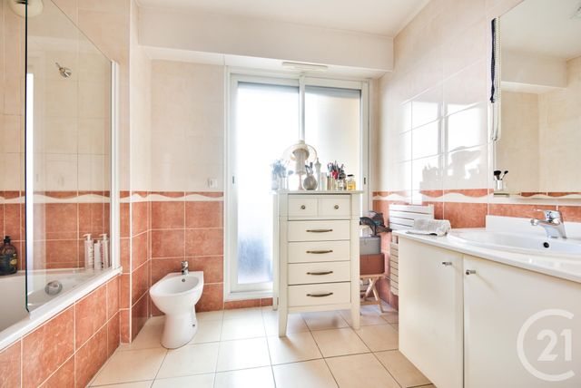 Afficher la photo en grand Appartement F3 à vendre - 3 pièces - 108.68 m2 - BEAUSOLEIL - 06 - PROVENCE-ALPES-COTE-D-AZUR - Century 21 Lafage Transactions