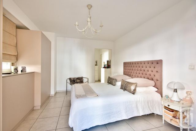 Afficher la photo en grand Appartement F3 à vendre - 3 pièces - 108.68 m2 - BEAUSOLEIL - 06 - PROVENCE-ALPES-COTE-D-AZUR - Century 21 Lafage Transactions