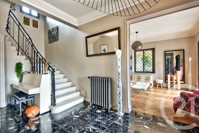 Afficher la photo en grand maison à vendre - 6 pièces - 190.0 m2 - VILLEFRANCHE SUR MER - 06 - PROVENCE-ALPES-COTE-D-AZUR - Century 21 Lafage Transactions