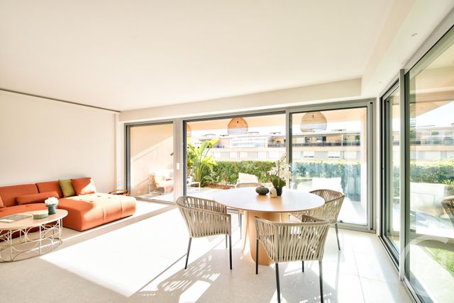 Appartement F3 à vendre - 3 pièces - 77.75 m2 - VILLEFRANCHE SUR MER - 06 - PROVENCE-ALPES-COTE-D-AZUR - Century 21 Lafage Transactions