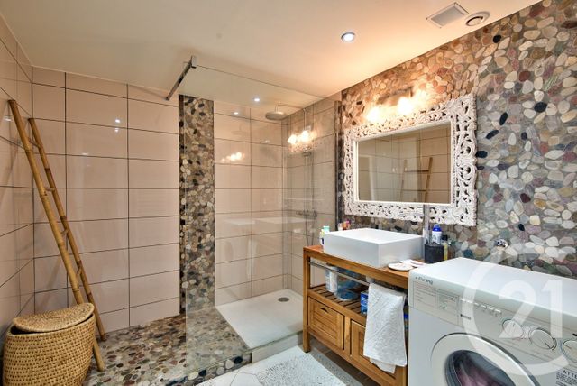 Afficher la photo en grand Appartement F2 à vendre - 2 pièces - 56.0 m2 - BEAULIEU SUR MER - 06 - PROVENCE-ALPES-COTE-D-AZUR - Century 21 Lafage Transactions