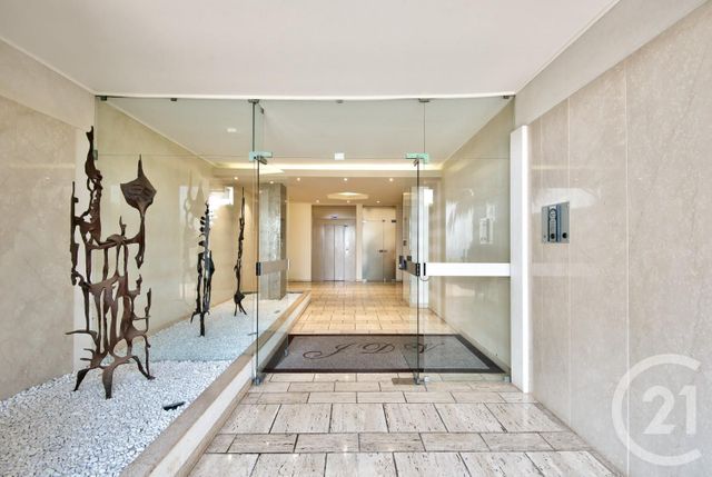 Afficher la photo en grand Appartement à vendre - 3 pièces - 84.82 m2 - VILLEFRANCHE SUR MER - 06 - PROVENCE-ALPES-COTE-D-AZUR - Century 21 Lafage Transactions