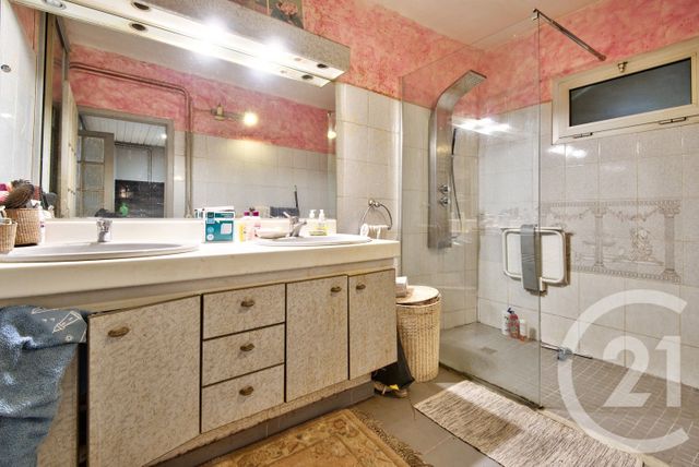 Appartement F3 à vendre - 3 pièces - 46.0 m2 - NICE - 06 - PROVENCE-ALPES-COTE-D-AZUR - Century 21 Lafage Transactions