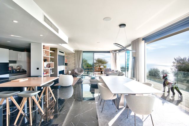 maison à vendre - 6 pièces - 272.0 m2 - EZE - 06 - PROVENCE-ALPES-COTE-D-AZUR - Century 21 Lafage Transactions