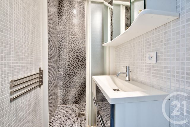 Appartement F4 à vendre - 4 pièces - 87.0 m2 - BEAULIEU SUR MER - 06 - PROVENCE-ALPES-COTE-D-AZUR - Century 21 Lafage Transactions