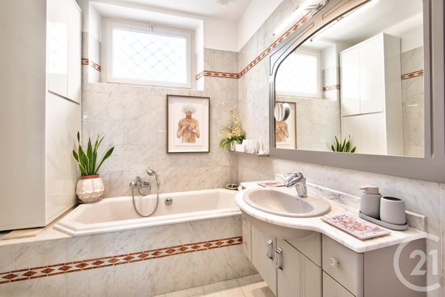 Appartement F6 à vendre - 6 pièces - 169.1 m2 - BEAULIEU SUR MER - 06 - PROVENCE-ALPES-COTE-D-AZUR - Century 21 Lafage Transactions