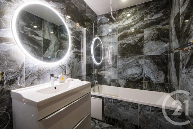 Appartement F4 à vendre - 4 pièces - 74.0 m2 - NICE - 06 - PROVENCE-ALPES-COTE-D-AZUR - Century 21 Lafage Transactions