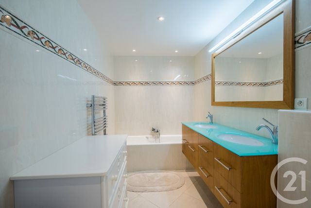 Appartement F3 à vendre - 3 pièces - 108.32 m2 - EZE - 06 - PROVENCE-ALPES-COTE-D-AZUR - Century 21 Lafage Transactions