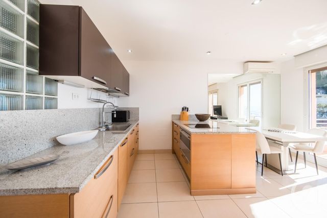 Appartement F4 à vendre - 4 pièces - 80.48 m2 - VILLEFRANCHE SUR MER - 06 - PROVENCE-ALPES-COTE-D-AZUR - Century 21 Lafage Transactions