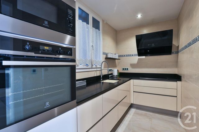 Appartement F2 à vendre - 2 pièces - 66.89 m2 - NICE - 06 - PROVENCE-ALPES-COTE-D-AZUR - Century 21 Lafage Transactions