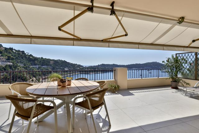 Appartement F3 à vendre - 3 pièces - 97.0 m2 - VILLEFRANCHE SUR MER - 06 - PROVENCE-ALPES-COTE-D-AZUR - Century 21 Lafage Transactions