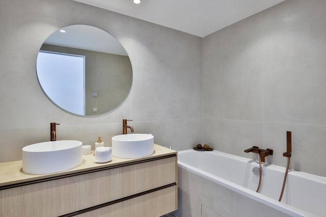 Appartement F3 à vendre - 3 pièces - 97.0 m2 - VILLEFRANCHE SUR MER - 06 - PROVENCE-ALPES-COTE-D-AZUR - Century 21 Lafage Transactions