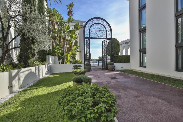 Appartement F3 à vendre - 3 pièces - 80.32 m2 - NICE - 06 - PROVENCE-ALPES-COTE-D-AZUR - Century 21 Lafage Transactions