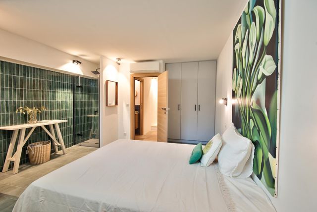 Afficher la photo en grand Appartement F3 à vendre - 4 pièces - 92.0 m2 - ST JEAN CAP FERRAT - 06 - PROVENCE-ALPES-COTE-D-AZUR - Century 21 Lafage Transactions