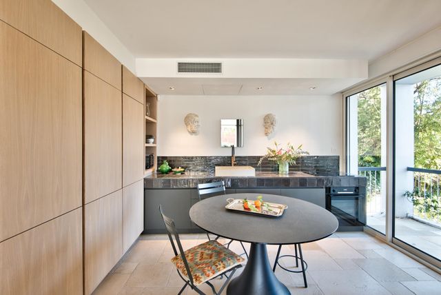 Afficher la photo en grand Appartement F3 à vendre - 4 pièces - 92.0 m2 - ST JEAN CAP FERRAT - 06 - PROVENCE-ALPES-COTE-D-AZUR - Century 21 Lafage Transactions