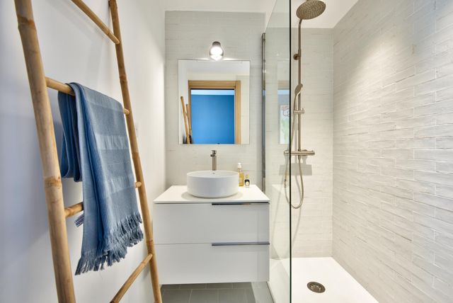 Afficher la photo en grand Appartement F3 à vendre - 4 pièces - 92.0 m2 - ST JEAN CAP FERRAT - 06 - PROVENCE-ALPES-COTE-D-AZUR - Century 21 Lafage Transactions