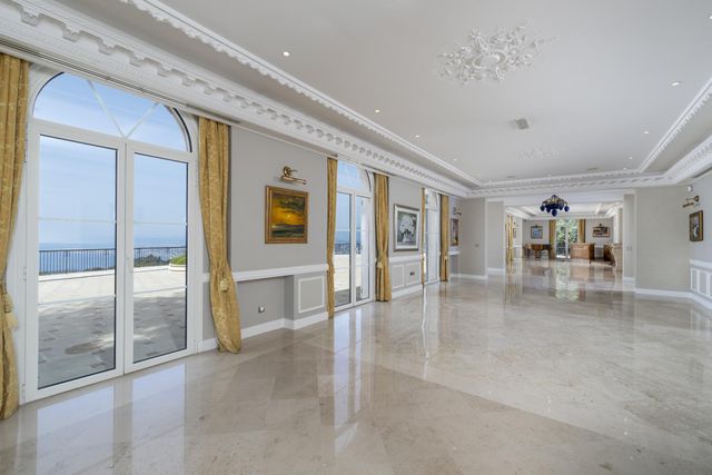 maison à vendre - 25 pièces - 1612.0 m2 - VILLEFRANCHE SUR MER - 06 - PROVENCE-ALPES-COTE-D-AZUR - Century 21 Lafage Transactions