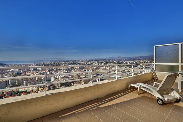 maison à vendre - 6 pièces - 160.0 m2 - NICE - 06 - PROVENCE-ALPES-COTE-D-AZUR - Century 21 Lafage Transactions