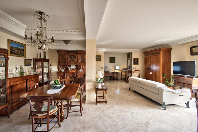 Appartement F3 à vendre - 3 pièces - 127.05 m2 - NICE - 06 - PROVENCE-ALPES-COTE-D-AZUR - Century 21 Lafage Transactions