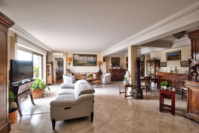 Appartement F3 à vendre - 3 pièces - 127.05 m2 - NICE - 06 - PROVENCE-ALPES-COTE-D-AZUR - Century 21 Lafage Transactions