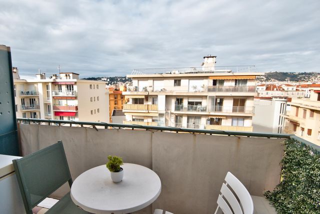 Appartement F3 à vendre - 3 pièces - 127.05 m2 - NICE - 06 - PROVENCE-ALPES-COTE-D-AZUR - Century 21 Lafage Transactions