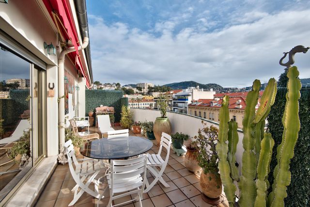 Appartement F3 à vendre - 3 pièces - 127.05 m2 - NICE - 06 - PROVENCE-ALPES-COTE-D-AZUR - Century 21 Lafage Transactions