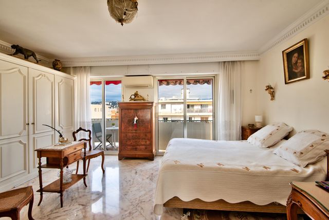 Appartement F3 à vendre - 3 pièces - 127.05 m2 - NICE - 06 - PROVENCE-ALPES-COTE-D-AZUR - Century 21 Lafage Transactions