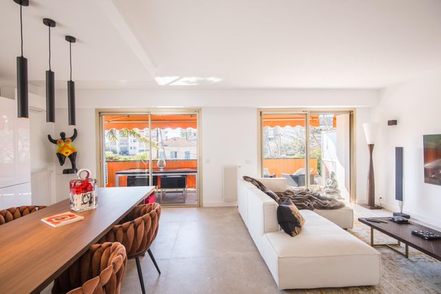 Appartement F4 à vendre - 4 pièces - 98.0 m2 - NICE - 06 - PROVENCE-ALPES-COTE-D-AZUR - Century 21 Lafage Transactions