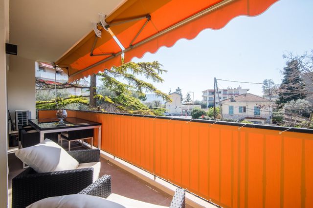 Appartement F4 à vendre - 4 pièces - 98.0 m2 - NICE - 06 - PROVENCE-ALPES-COTE-D-AZUR - Century 21 Lafage Transactions