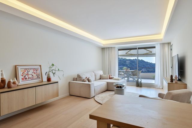 Appartement F3 à vendre - 3 pièces - 73.0 m2 - VILLEFRANCHE SUR MER - 06 - PROVENCE-ALPES-COTE-D-AZUR - Century 21 Lafage Transactions