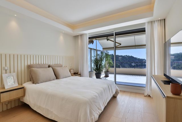 Appartement F3 à vendre - 3 pièces - 73.0 m2 - VILLEFRANCHE SUR MER - 06 - PROVENCE-ALPES-COTE-D-AZUR - Century 21 Lafage Transactions