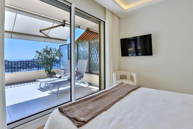 Appartement F3 à vendre - 3 pièces - 73.0 m2 - VILLEFRANCHE SUR MER - 06 - PROVENCE-ALPES-COTE-D-AZUR - Century 21 Lafage Transactions