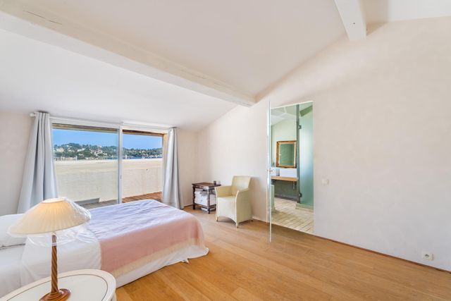 Appartement F3 à vendre - 3 pièces - 108.0 m2 - VILLEFRANCHE SUR MER - 06 - PROVENCE-ALPES-COTE-D-AZUR - Century 21 Lafage Transactions