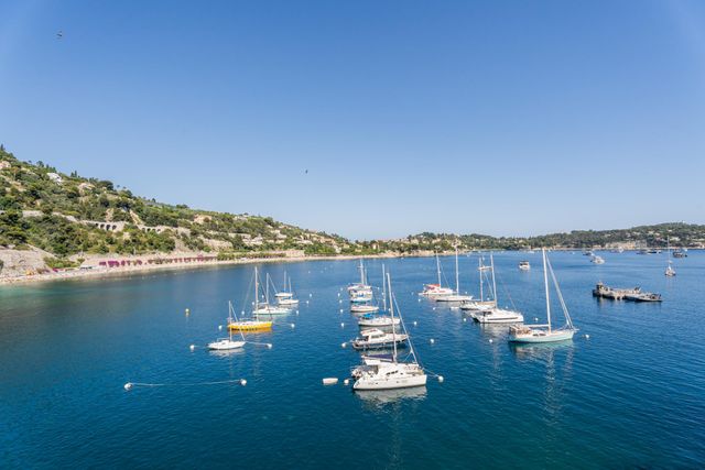 Appartement F3 à vendre - 3 pièces - 108.0 m2 - VILLEFRANCHE SUR MER - 06 - PROVENCE-ALPES-COTE-D-AZUR - Century 21 Lafage Transactions
