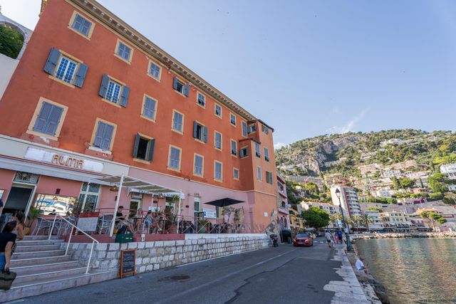 Appartement F3 à vendre - 3 pièces - 108.0 m2 - VILLEFRANCHE SUR MER - 06 - PROVENCE-ALPES-COTE-D-AZUR - Century 21 Lafage Transactions