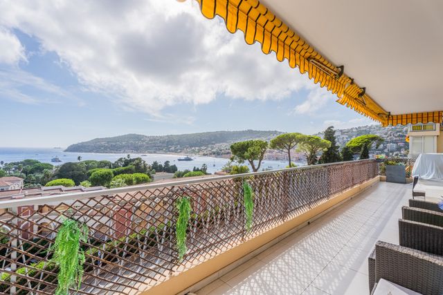 Appartement T3 à vendre - 3 pièces - 87.6 m2 - VILLEFRANCHE SUR MER - 06 - PROVENCE-ALPES-COTE-D-AZUR - Century 21 Lafage Transactions