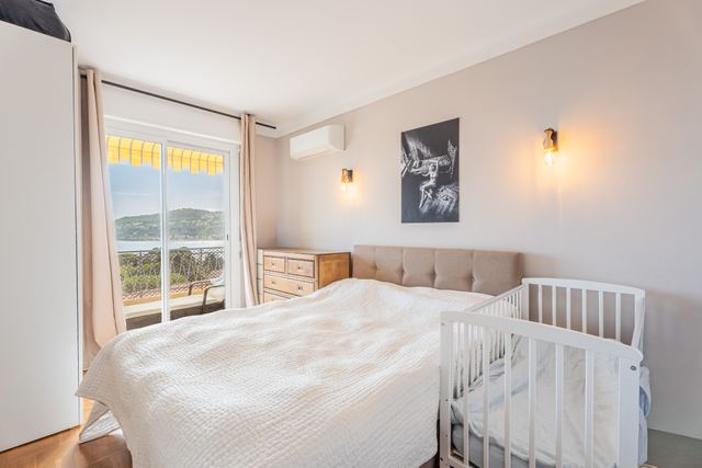 Appartement T3 à vendre - 3 pièces - 87.6 m2 - VILLEFRANCHE SUR MER - 06 - PROVENCE-ALPES-COTE-D-AZUR - Century 21 Lafage Transactions