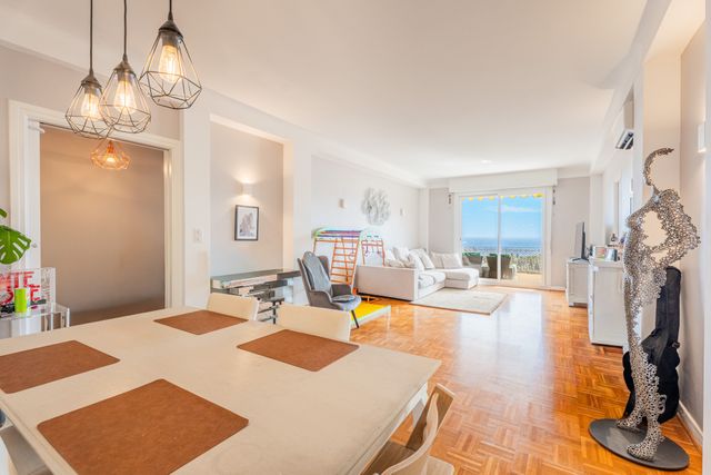 Appartement T3 à vendre - 3 pièces - 87.6 m2 - VILLEFRANCHE SUR MER - 06 - PROVENCE-ALPES-COTE-D-AZUR - Century 21 Lafage Transactions