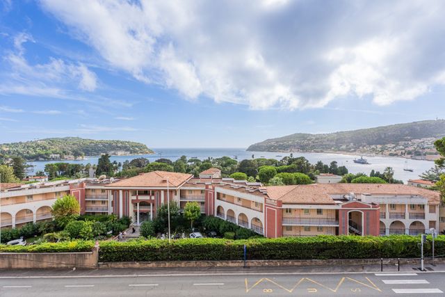 Appartement T3 à vendre - 3 pièces - 87.6 m2 - VILLEFRANCHE SUR MER - 06 - PROVENCE-ALPES-COTE-D-AZUR - Century 21 Lafage Transactions