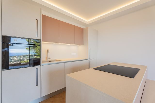 Appartement F3 à vendre - 3 pièces - 79.69 m2 - VILLEFRANCHE SUR MER - 06 - PROVENCE-ALPES-COTE-D-AZUR - Century 21 Lafage Transactions